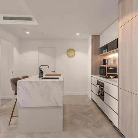 Queen's Wharf 1br With View, Pool And Free Parking
