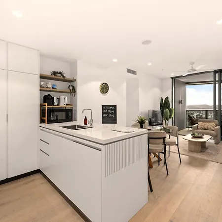Queen's Wharf | River Views, Pool & Free Parking * Brisbane
