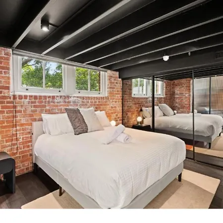 Luxury Woolstore Teneriffe Apartment *