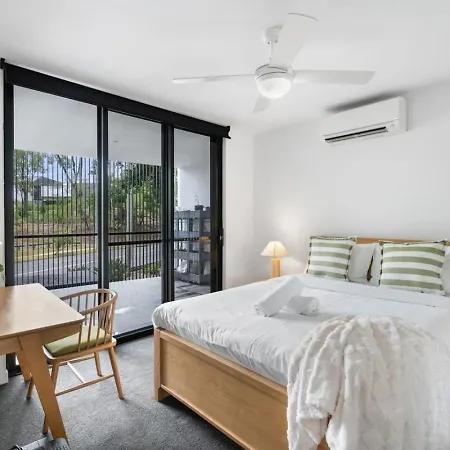 Modern 3br Near Uq, St Lucia