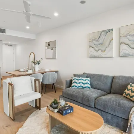 Apartment Modern 2br On Coronation Drive, Toowong
