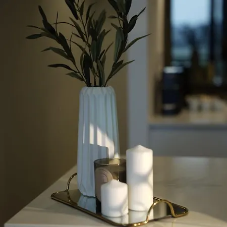 Modern 1 Bedroom Prime Cbd Location