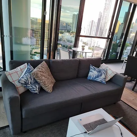 Skyline In Fortitude Valley Apartment