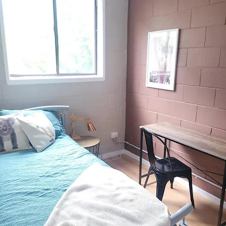 Apartment Breezy Entire 2 Bedroom Unit Floor Next To Uq