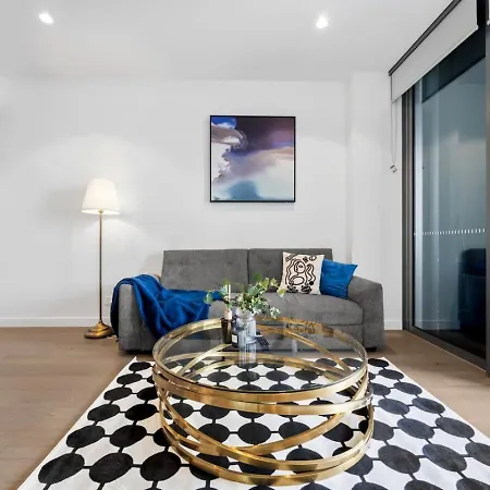 Level 43 Sweeping Skyline Luxury Designer 1br Apartment Brisbane