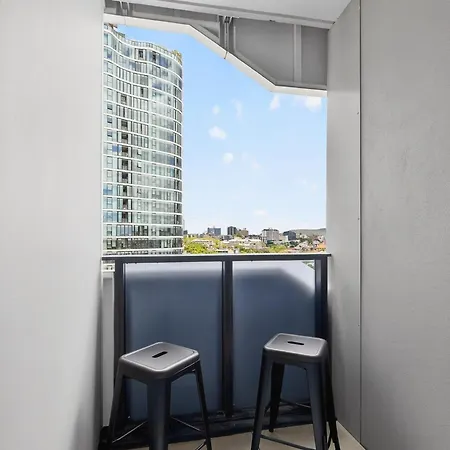 Apartment Rooftop Pool 2br In The Heart Of The Valley *