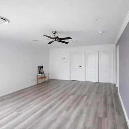Full Ac 3br With Pool & 3 Parking Spot Apartment *
