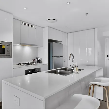 Level 15 Skytower 2br Cbd Retreat Apartment