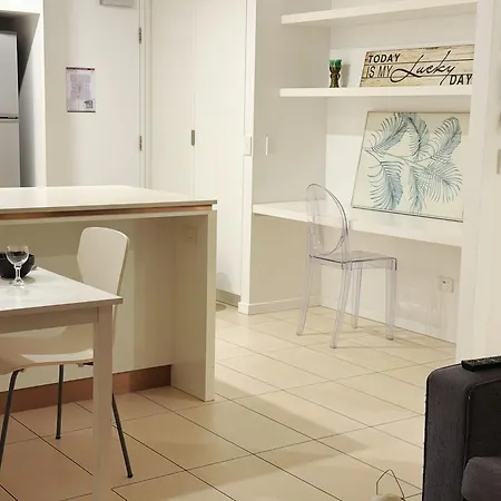 Apartment Hope St Staycation Pool Gym Sauna Parking M30