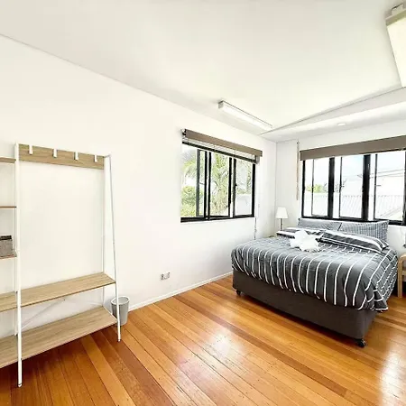 5 Bedrooms, 10 Guests - Family & Group Getaway *