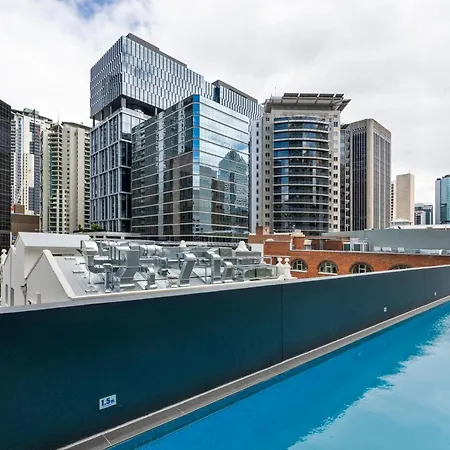 Bridge Views - Sleeps 8 - Cbd - Pool, Gym & Parking *