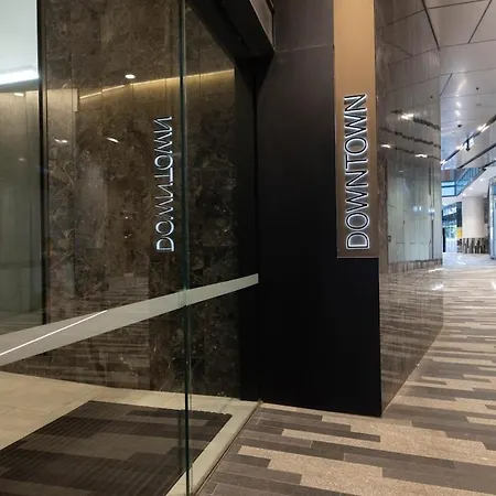 Stylish Skytower Cbd Getaway - Skyline Pool, Gym, Fast Wi-fi, River Walk, Botanical Gardens