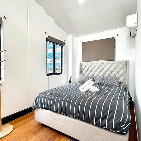 5 Bedrooms, 10 Guests - Family & Group Getaway Apartment