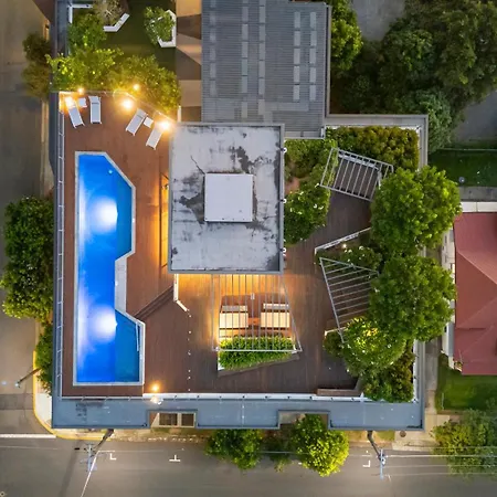 12th Floor Stadium View -2br-free Parking-cbd Apartment