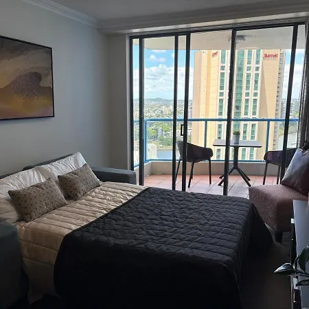Story Bridge River Views, Pool, Sauna And Parking Apartment *