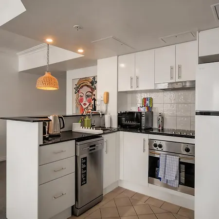 Inviting Family 2br | Cbd | Pool & Gym Apartment