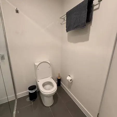 27fl River & Views + Balcony, Pool & Parking - Apartment *