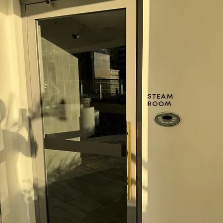 Dreamy Queens Wharf Luxury Pad W Car Park Apartment