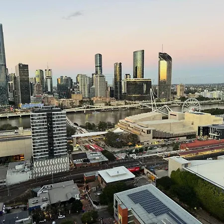 27fl River & Views + Balcony, Pool & Parking - * Brisbane