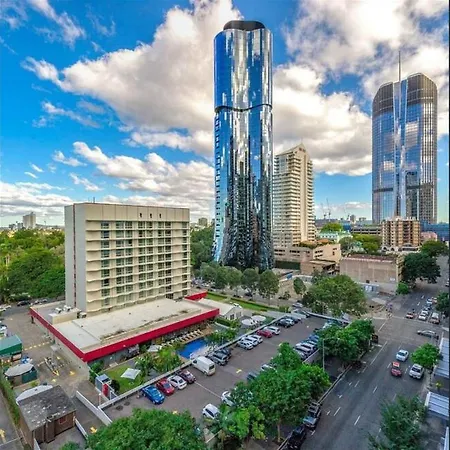 Level 15 Skytower 2br Cbd Retreat Apartment