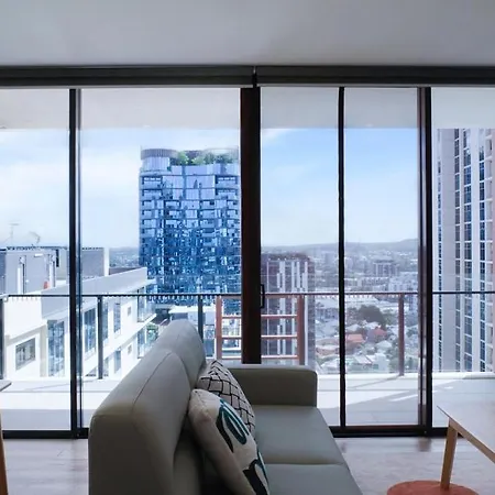 Kozyguru | South | Prime Skyline Retreat Apartment Brisbane