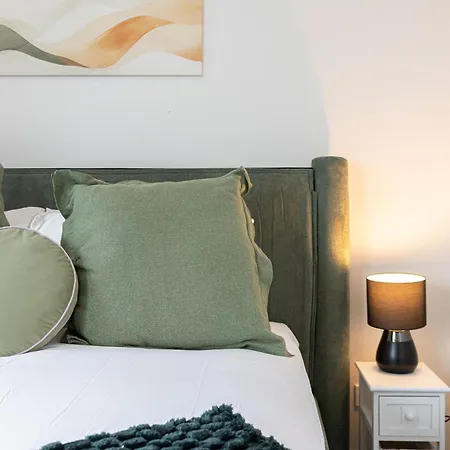 Apartment Rooftop Pool 2br In The Heart Of The Valley Brisbane