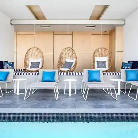 27fl River & Views + Balcony, Pool & Parking -
