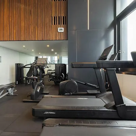Apartment Stylish Skytower Cbd Getaway - Skyline Pool, Gym, Fast Wi-fi, River Walk, Botanical Gardens