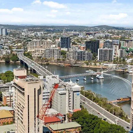Lavish 3 Bedroom In Queens Wharf With Car Park Apartment *