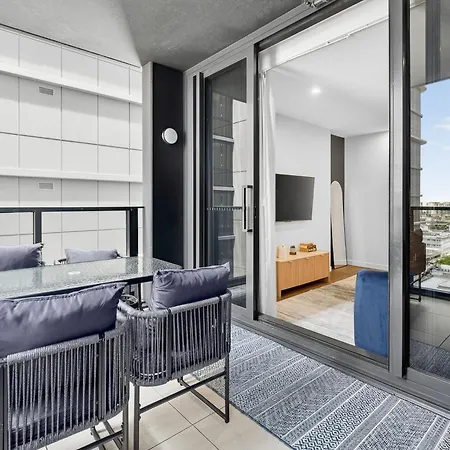 Rooftop Pool 2br In The Heart Of The Valley *