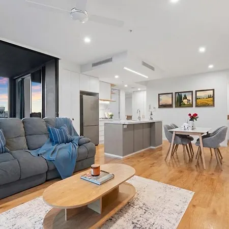 12th Floor Stadium View -2br-free Parking-cbd *