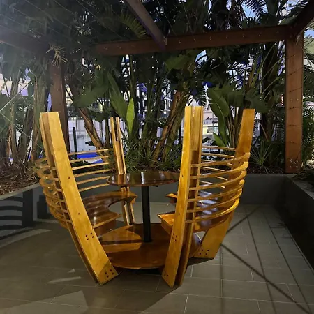 27fl River & Views + Balcony, Pool & Parking -
