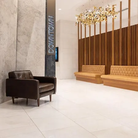 Stylish Skytower Cbd Getaway - Skyline Pool, Gym, Fast Wi-fi, River Walk, Botanical Gardens Apartment *
