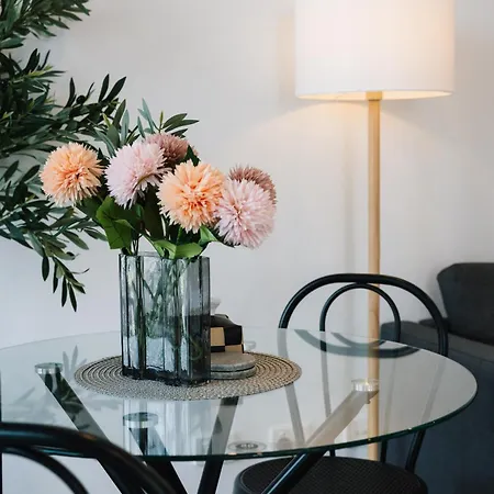 The Cityscape Pad With 2br, 3-bed & Free Parking Apartment