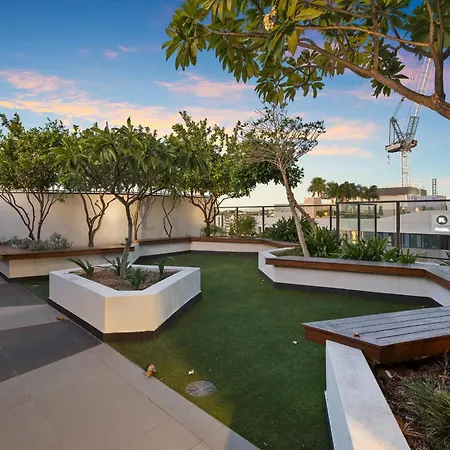 12th Floor Stadium View -2br-free Parking-cbd