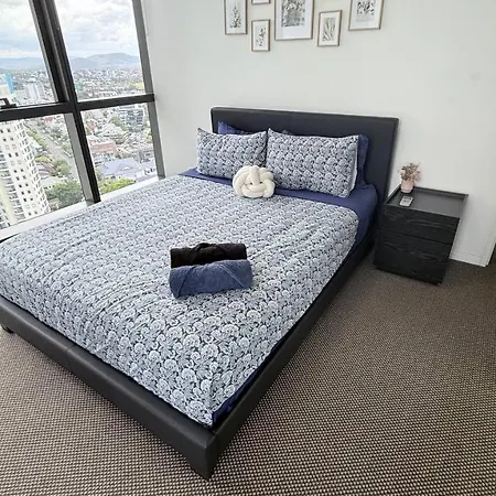River View Pool Gym Apartment