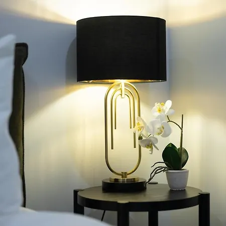Stylish Skytower Cbd Getaway - Skyline Pool, Gym, Fast Wi-fi, River Walk, Botanical Gardens Brisbane