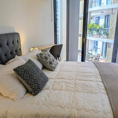 Premium Unit W/ Rooftop Pool In The Heart Apartment *