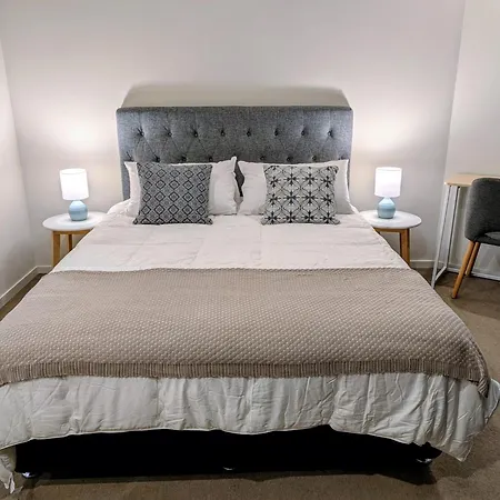 Premium Unit W/ Rooftop Pool In The Heart Brisbane