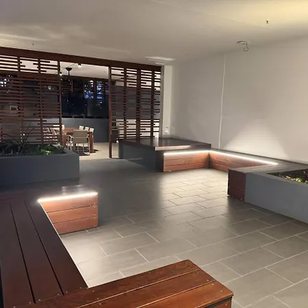 27fl River & Views + Balcony, Pool & Parking - Brisbane