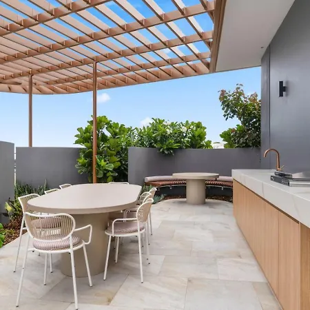 Modern 2br On Coronation Drive, Toowong Apartment *