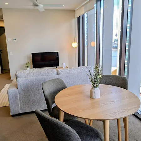 Premium Unit W/ Rooftop Pool In The Heart Brisbane