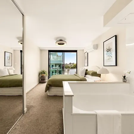 Riverside Living - Walk To Suncorp Stadium Apartment
