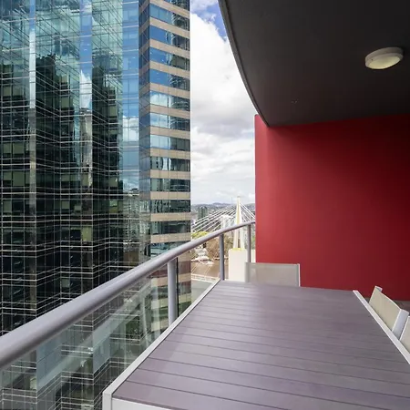 Apartment Story Bridge Views In Cbd