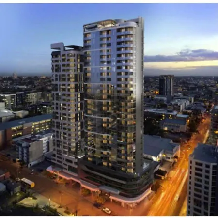 Apartment Contemporary 2br W Deck And Bbq Access *