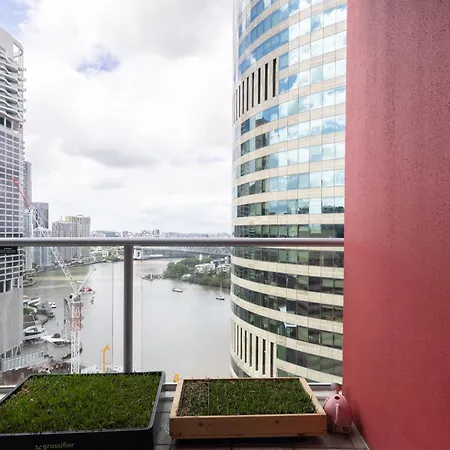 Apartment Story Bridge Views In Cbd