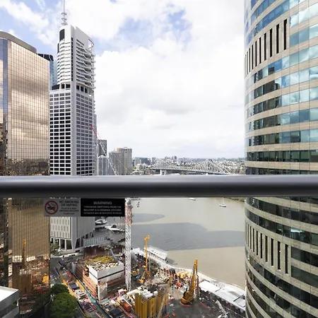 Story Bridge Views In Cbd Apartment