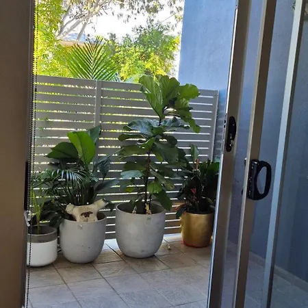 A Perfect Place To Hide Away With River Side Charm Apartment Brisbane