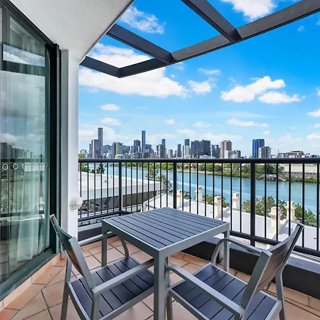 Cosmo Brisbane