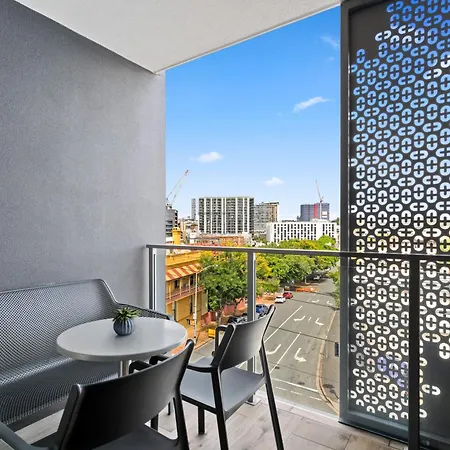 Direct Collective - Pavilion And Governor On Brookes